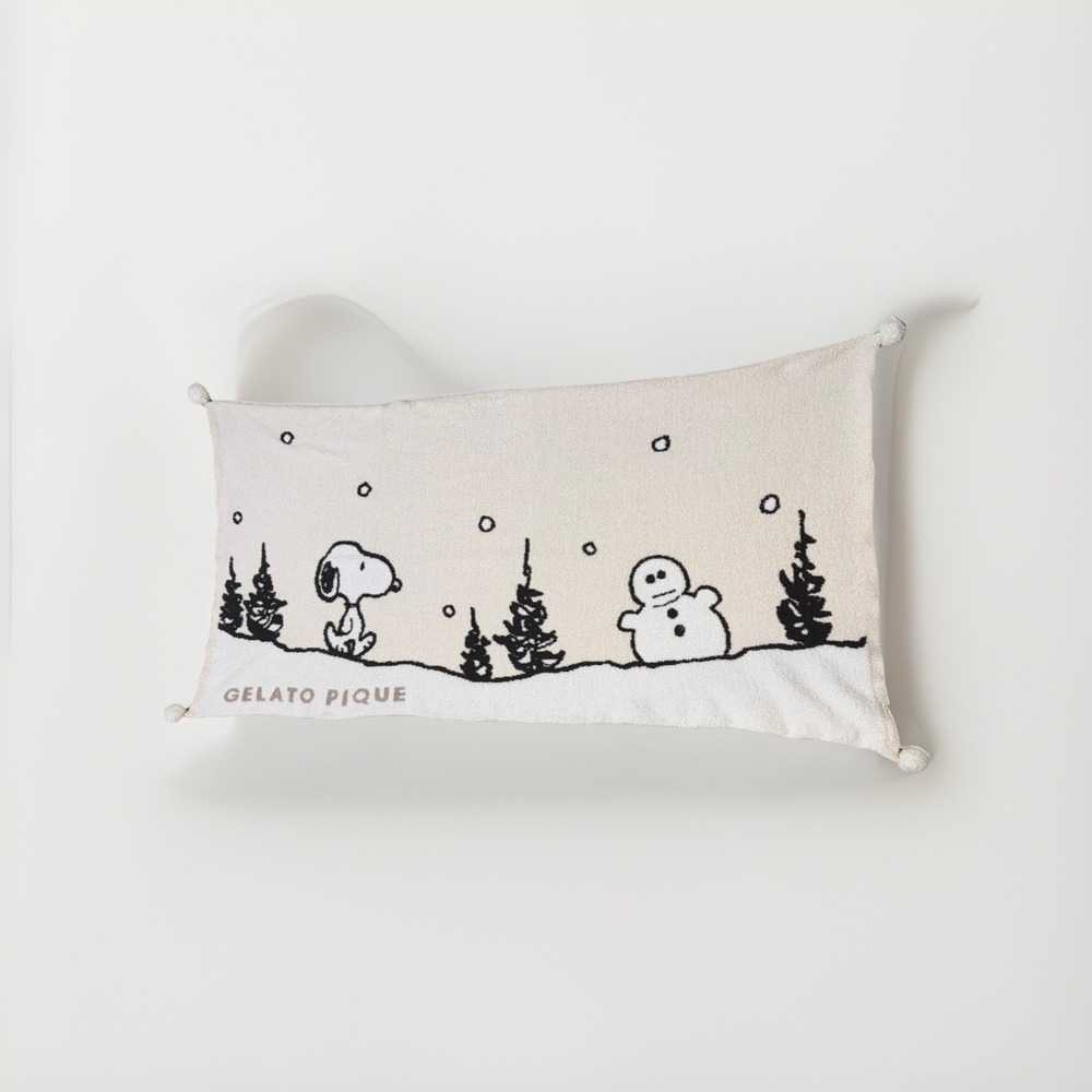 Snoopy  Museum Exclusive Gelato Pique Blanket Soft Plush Cozy Pom-Poms Novelty